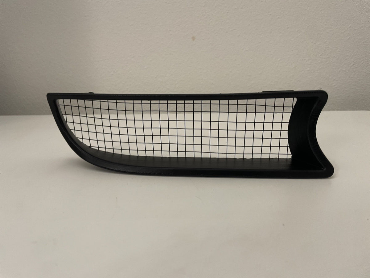 Alfa Romeo GTV and Spider 916 V6 - Front Right Bumper Grille (passenger side)