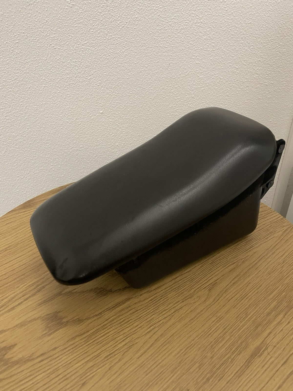 Alfa Romeo GTV / Spider 916 Restyling – Center console storage compartment door