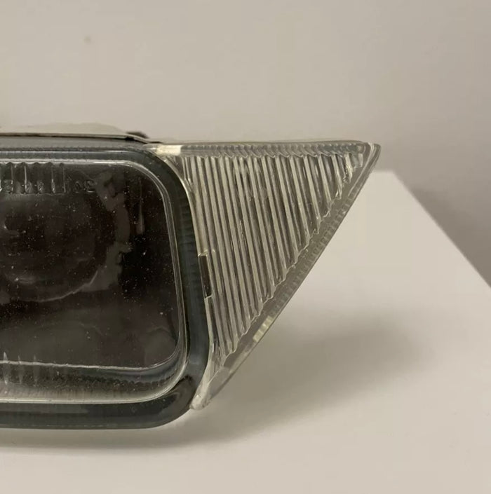 Alfa Romeo GTV/Spider 916 - Left fog light triangular trim - P/N 60600317